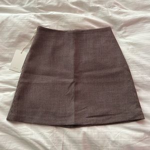 NWT aritzia wilfred mini skirt